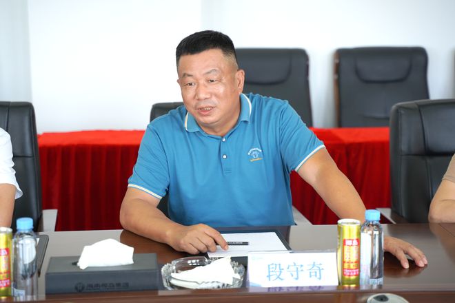 海南省人力资源开发局李晓军副局长一行赴海南椰岛调研座谈
